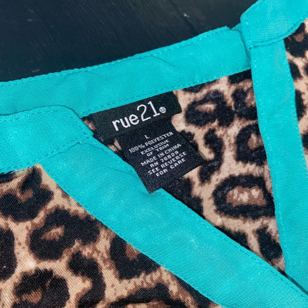 Two Piece Woman Leopard Suit